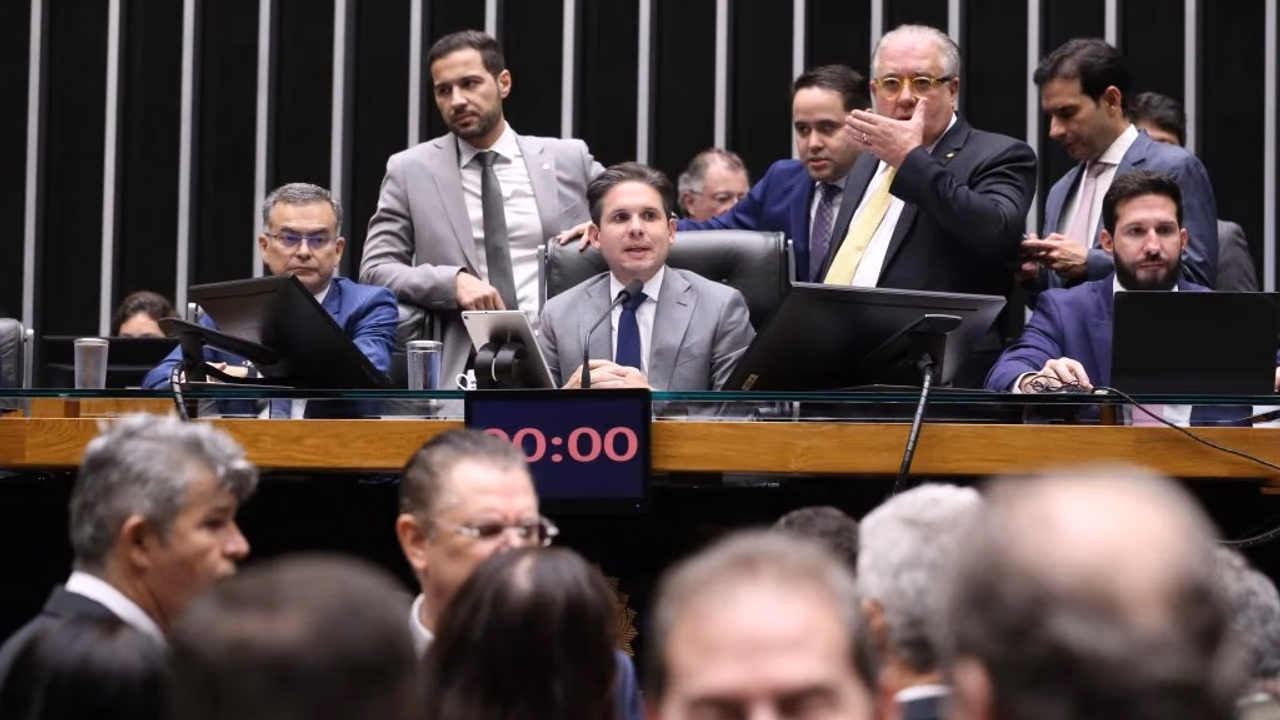 PEC da Segurança: veja os 15 deputados que votaram contra
